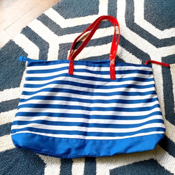 πΊπΈ ORIFLAME 2-in-1 BLUE WHITE RED STRIPE OVERSIZED BEACH BAG + COSMETIC β¦ - Picture 4 of 16